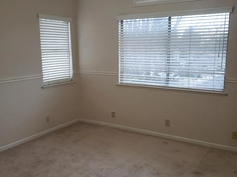 6408 Emerald Dr — Photo 4