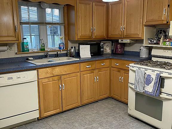 Spacious kitchen
