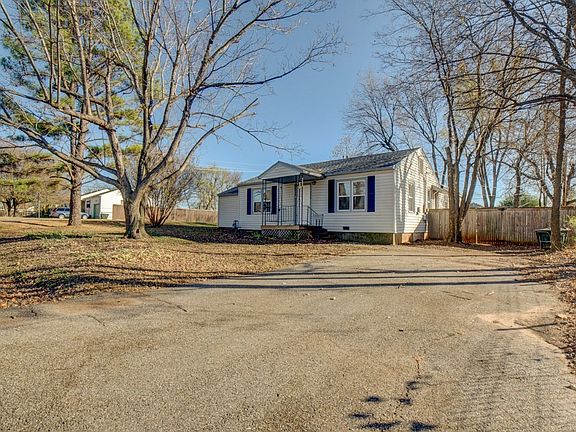 2nd image of 200 W 44th St