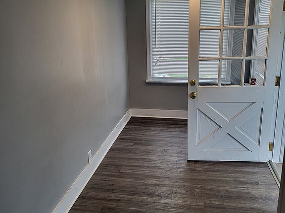 2nd image of 136 Gillette Ave