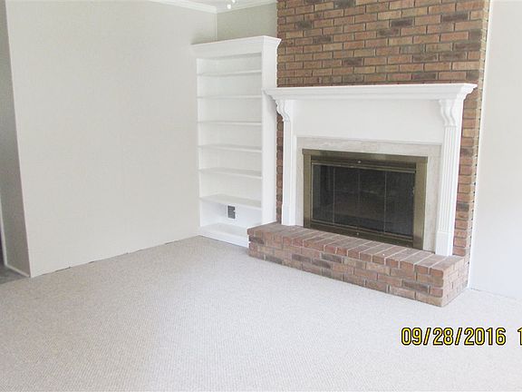 5th image of 120 Walden Cir