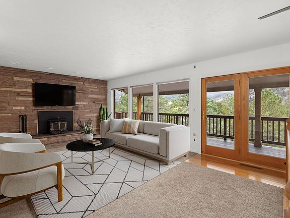 3rd image of 42 Ottawa Ct