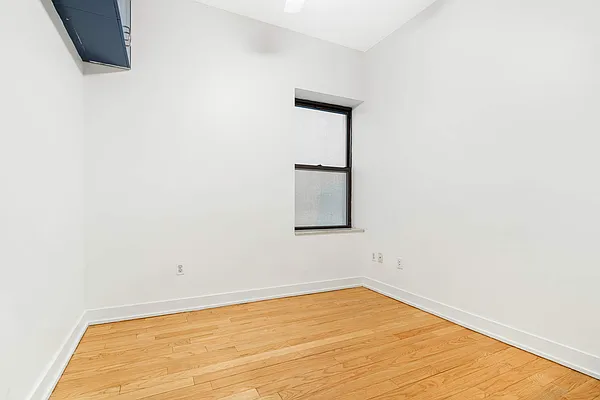 Rented by Compass | media 9