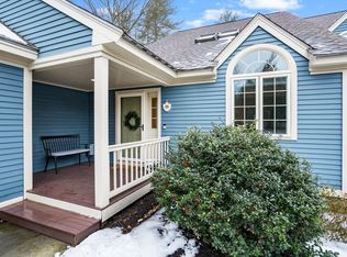 18 Peninsula Dr, Stratham, NH 03885