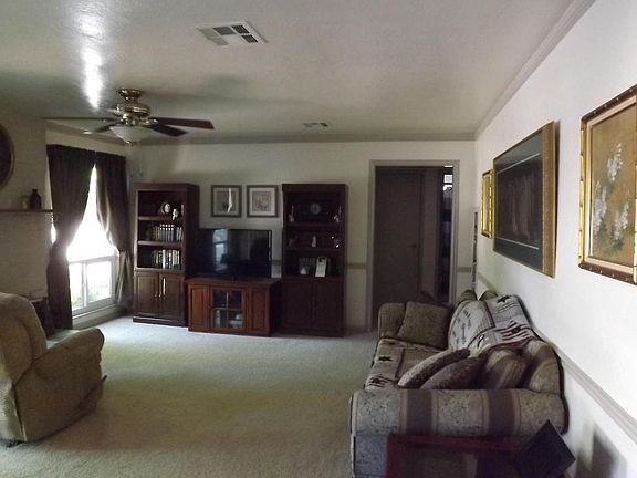 3rd image of 2345 Beverly Dr