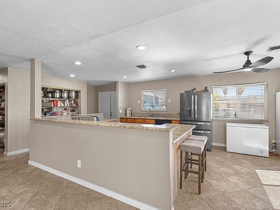5th image of 1700 Blue Mountain Dr