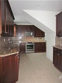 2nd image of 562 Loretto Ave #9