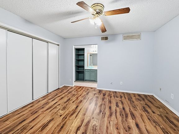 4th image of 9835 Walnut St #208