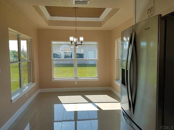 3rd image of 13 Lyndenhurst Ln