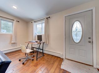 541 Park Ave, Bloomfield, CT 06002