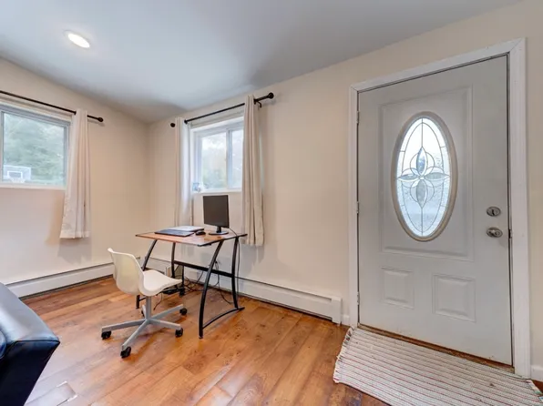 541 Park Ave, Bloomfield, CT 06002