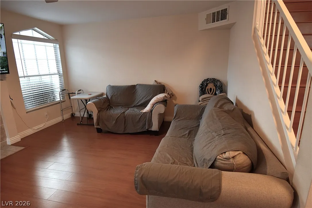 3 bed, 2.5 bath, 1311 sqft, $1,850 — Photo 2