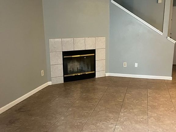 2nd image of 817 Quail Ln APT 13