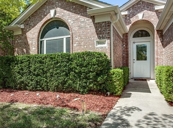 3rd image of 1016 Cottonbelt Dr