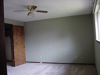2nd image of 806 NW 118th St