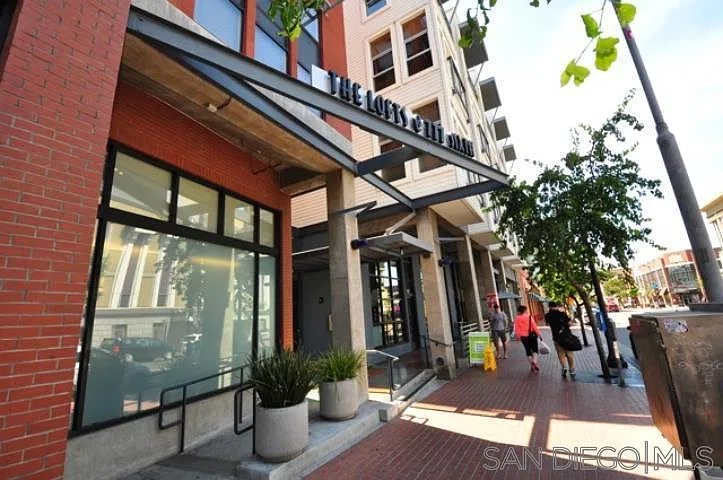 1 bed, 737 sqft, $2,200 — Photo 2