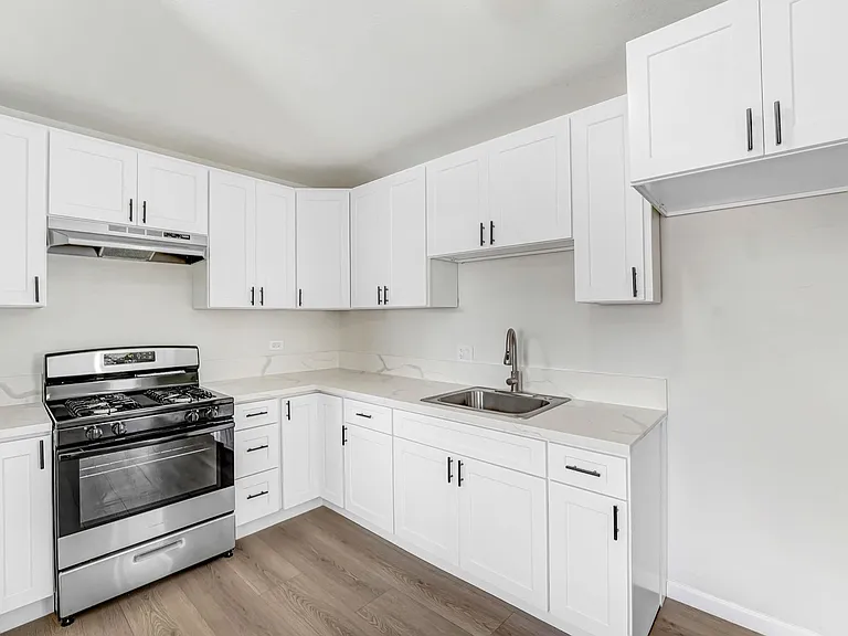 113 California Avenue — Photo 3