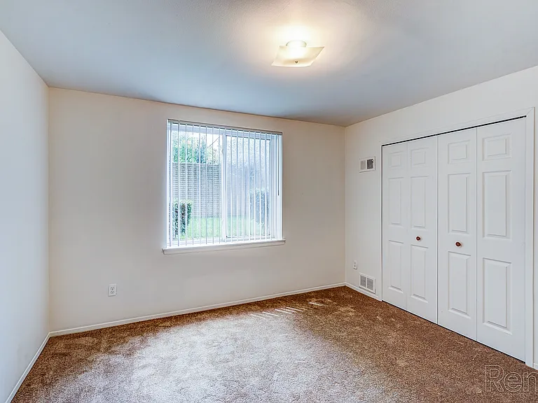 Fernwood Apartments — Photo 15