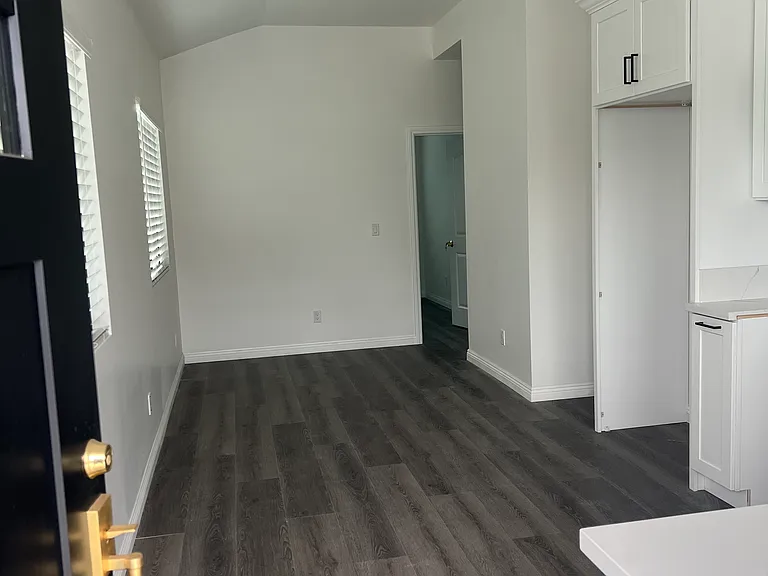 504 E Newmark Ave #A — Photo 2