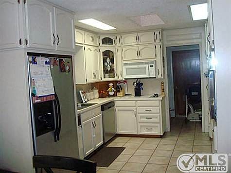 2nd image of 2225 Cambridge Dr