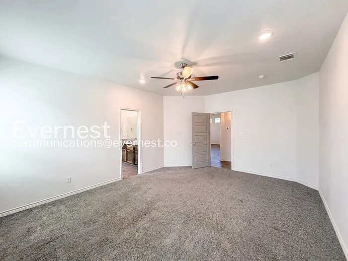 8511 Glade Dr — Photo 10