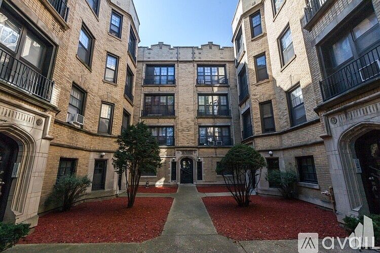 1st image of 6364 N Hermitage Ave #66-1