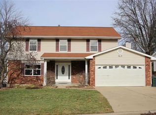 2 Carrington Ct, Saint Peters, MO 63376