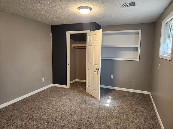 4th image of 1009 N Gladstone Ave