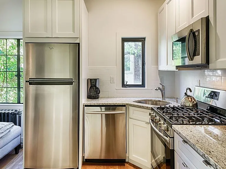 3 Everett St #1 — Photo 3