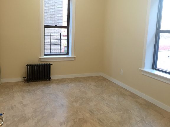 3rd image of 1314 Seneca Ave APT 3E