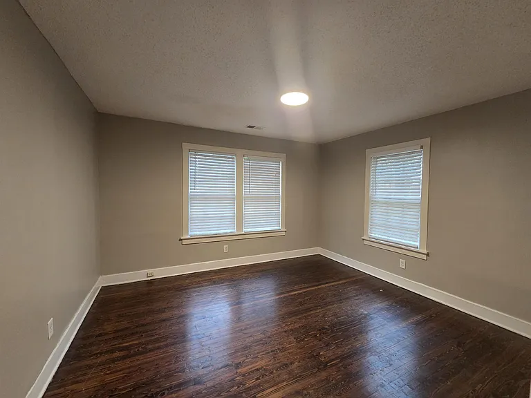 983 Brower St — Photo 12