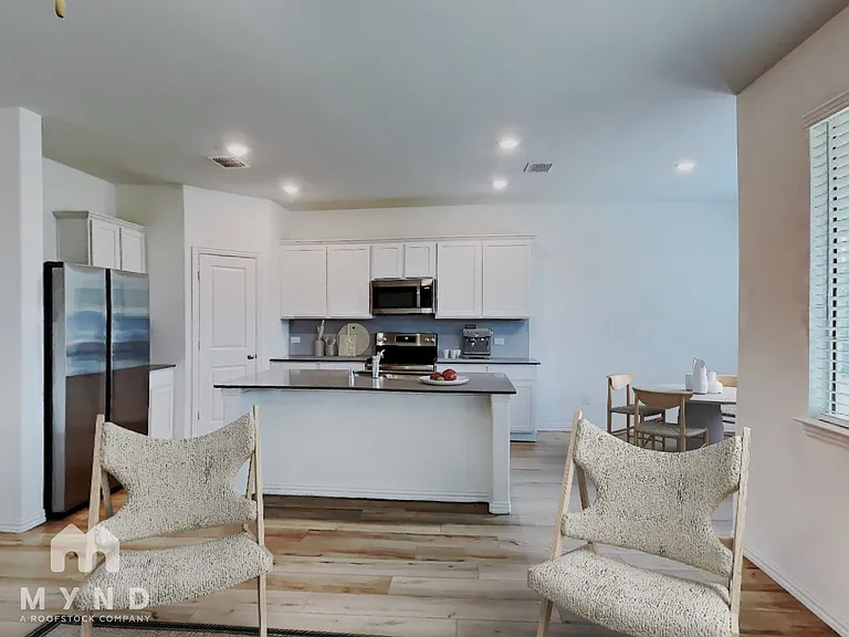 4900 Parrington Dr — Photo 6