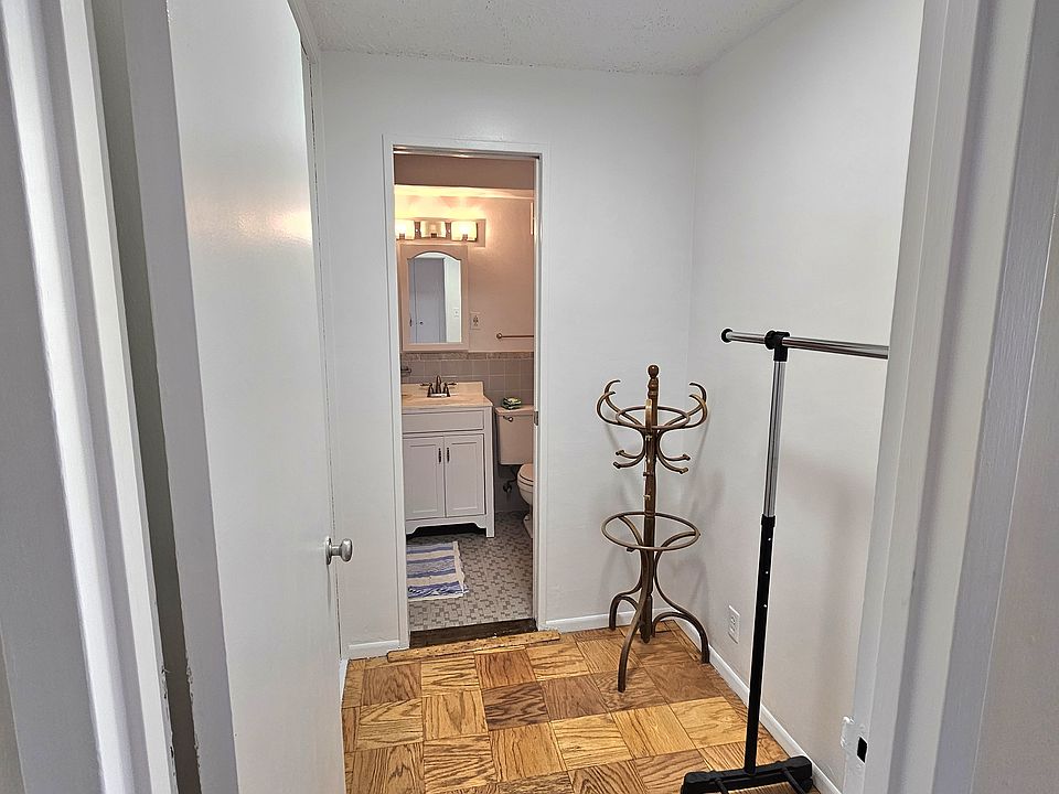 1st image of 100 York St APT 17K