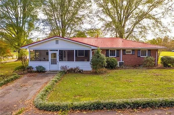 9092 Lasater Rd — Photo 3