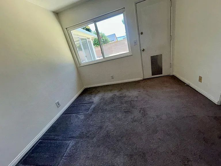 5572 Nevada Dr — Photo 21