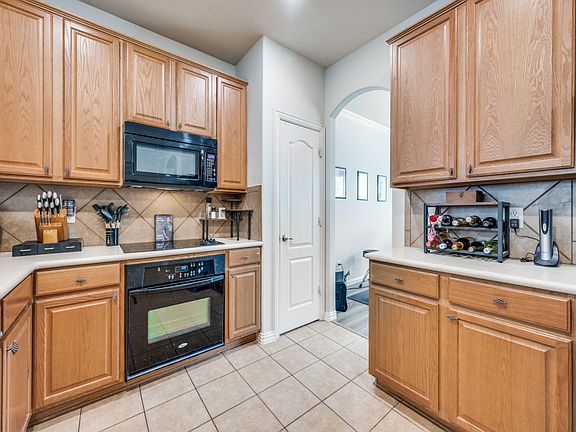 4th image of 16312 Dry Creek Blvd