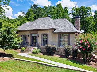 13 Centerport Dr, White, GA 30184