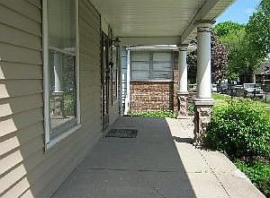 4th image of 1206 N Oxford St