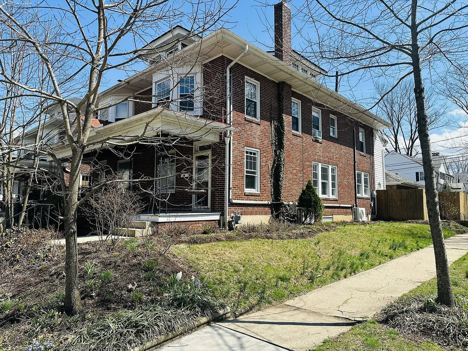 1258 Girard Ave photo 1
