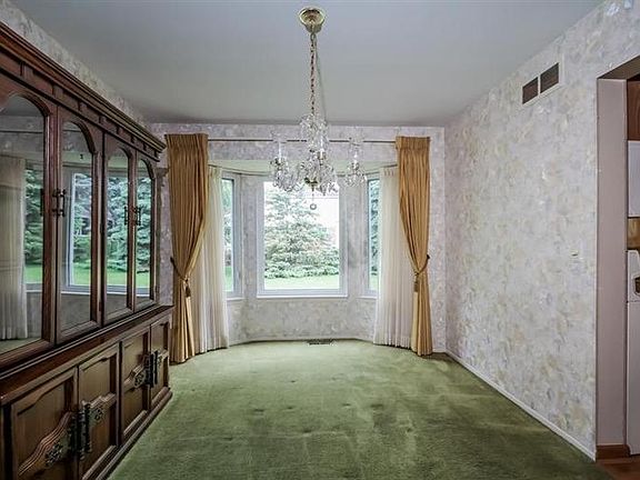 5th image of 7515 Admiralty Dr