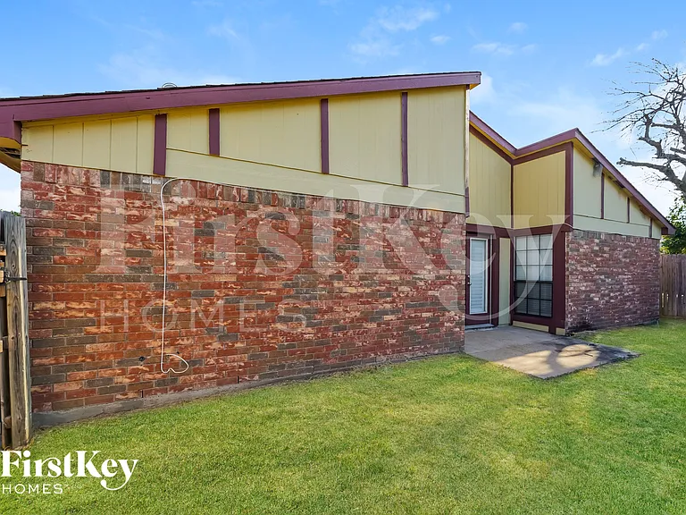 415 Justice Dr — Photo 14