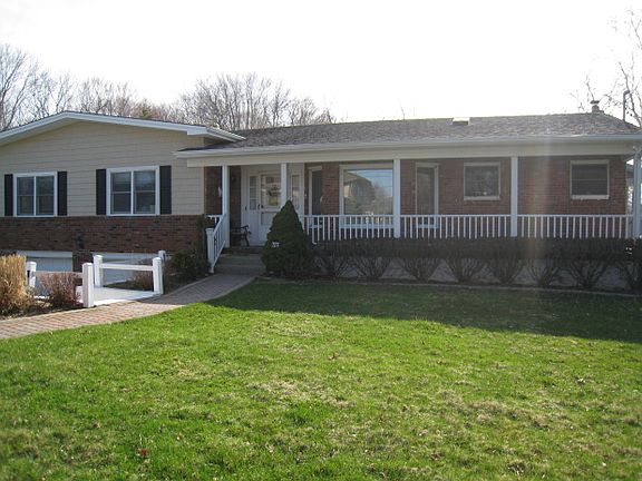 3rd image of 480 Dawn Dr