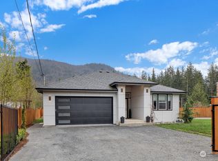 8365 Golden Valley Blvd, Maple Falls, WA 98266