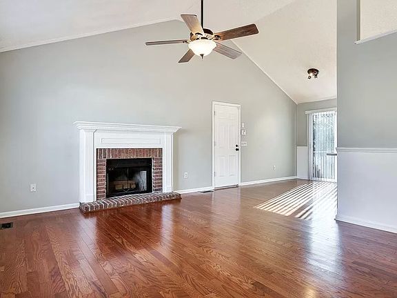 3rd image of 528 Dunwoody Dr
