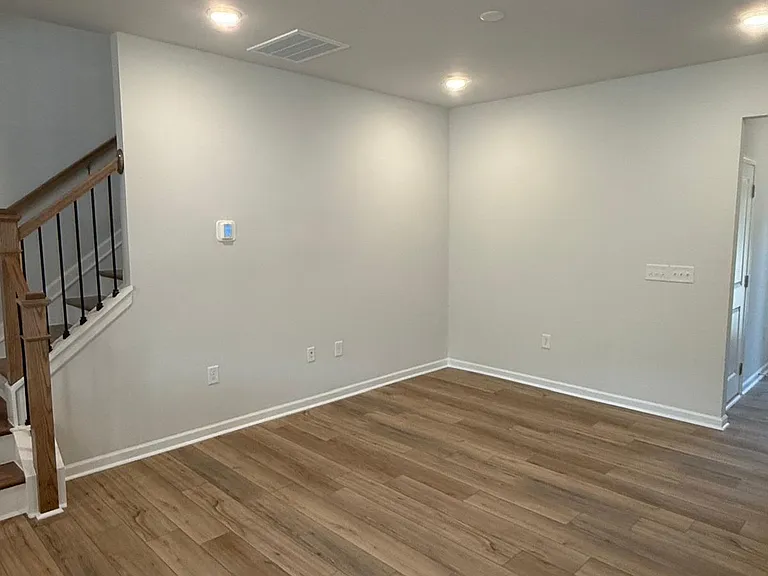 260 Ravenscraig Park Pl — Photo 27