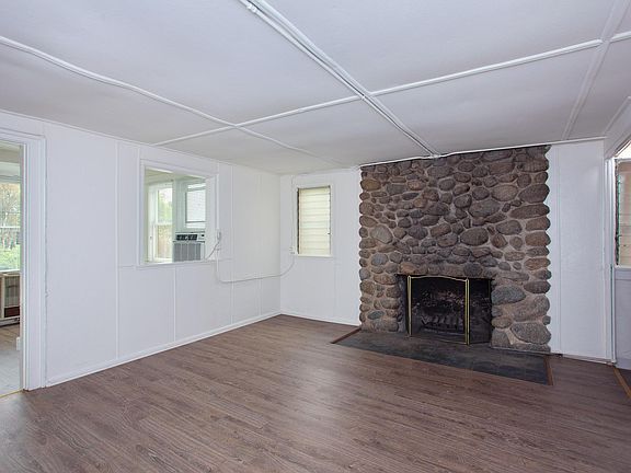 4th image of 341 Sturtevant Dr #C