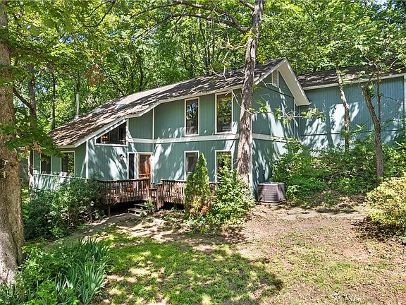 3rd image of 1824 N Applebury Pl