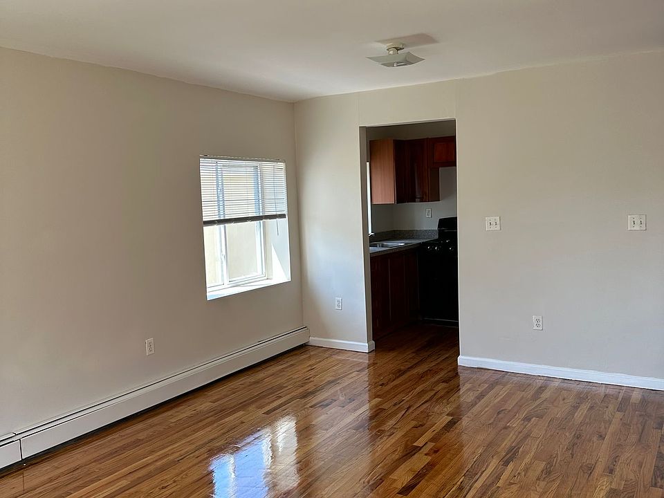 1st image of 2861 Grace Ave #1