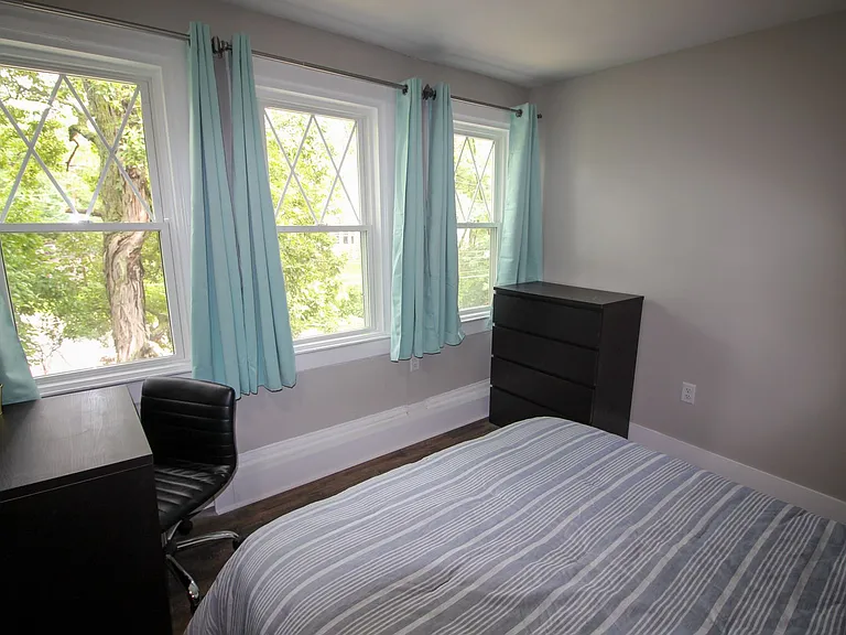 522 Stewart Ave — Photo 191
