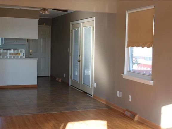 3rd image of 400 S Leslie Ave